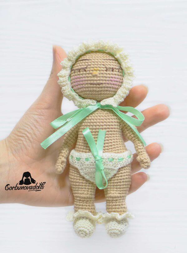 Amigurumi-crochet-doll-pattern-Newborn