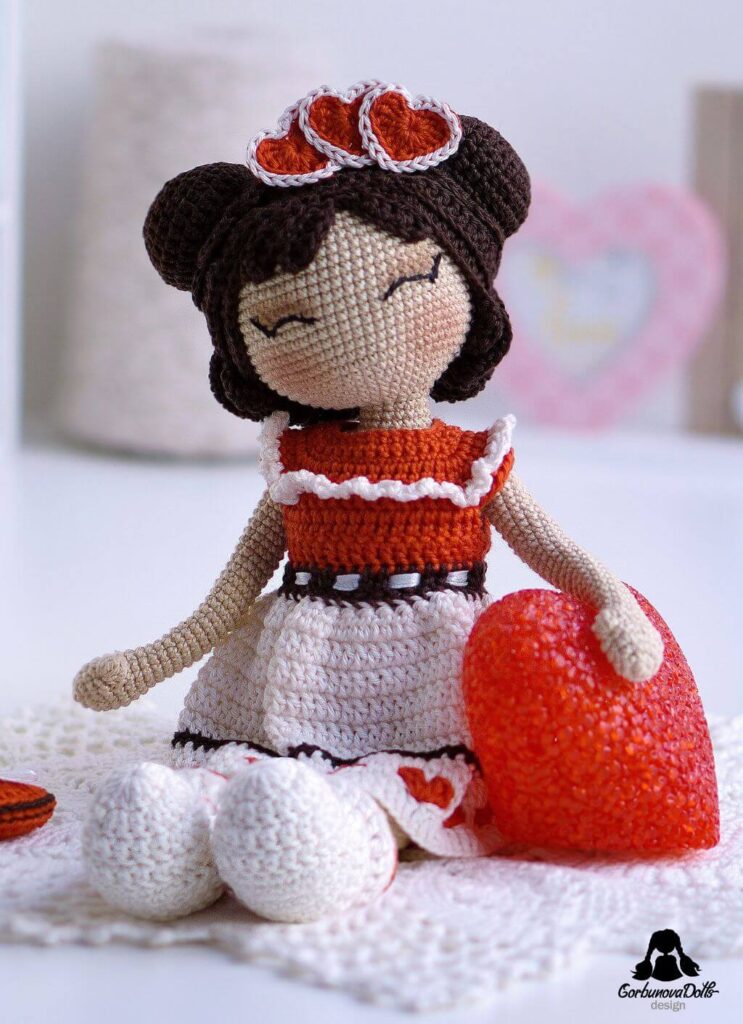 Valentine crochet doll pattern with removable outfit bag socks and heart accessories