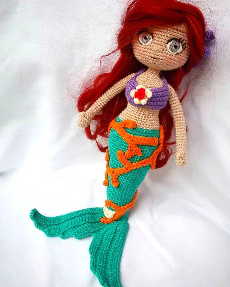 Crochet amigurumi doll pattern: Mermaid