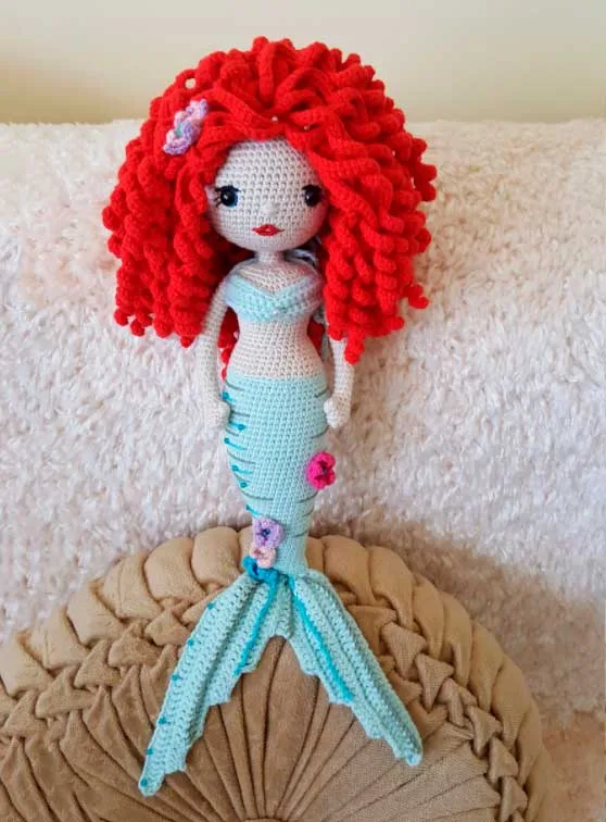 Crochet amigurumi doll pattern: Mermaid