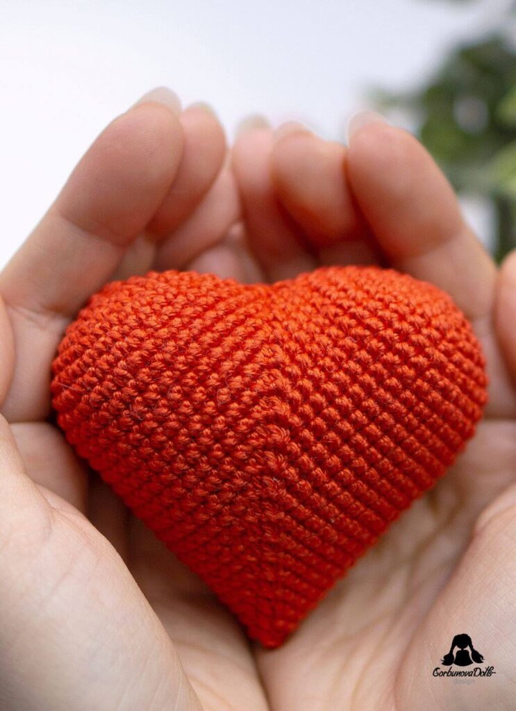 Crochet amigurumi heart pattern