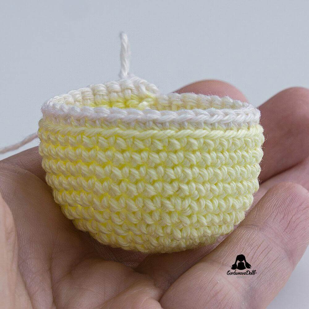 Step-by-step instructions for making the body of an Easter egg crochet pattern