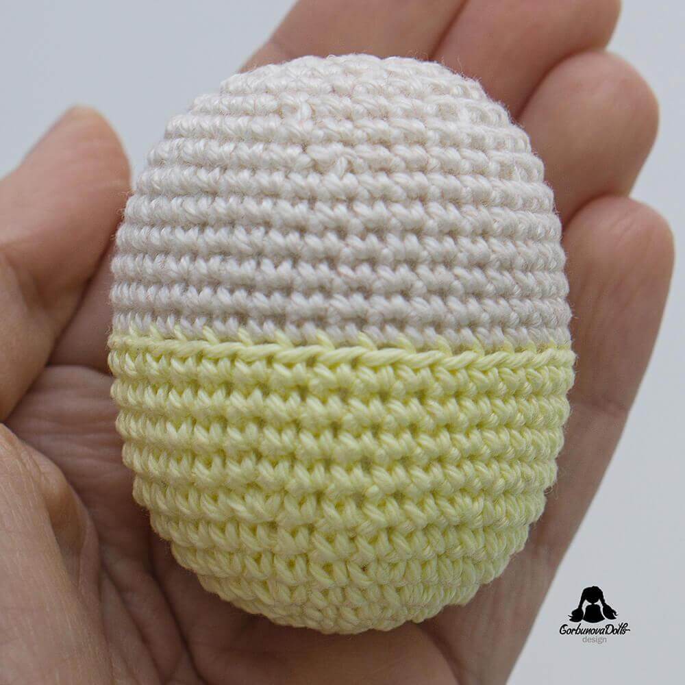 Finished egg base in Easter egg crochet pattern