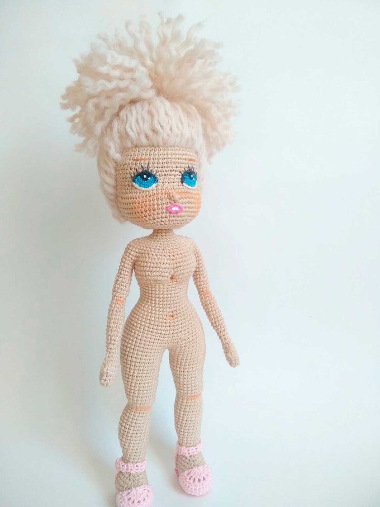Amigurumi crochet doll pattern: Michelle the Doll