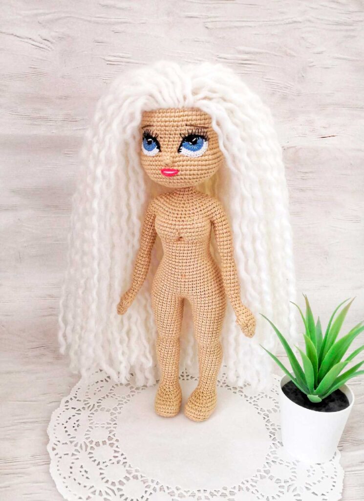 Amigurumi crochet doll pattern: Michelle the Doll