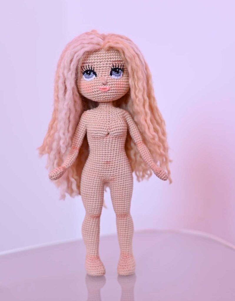 Amigurumi crochet doll pattern: Michelle the Doll