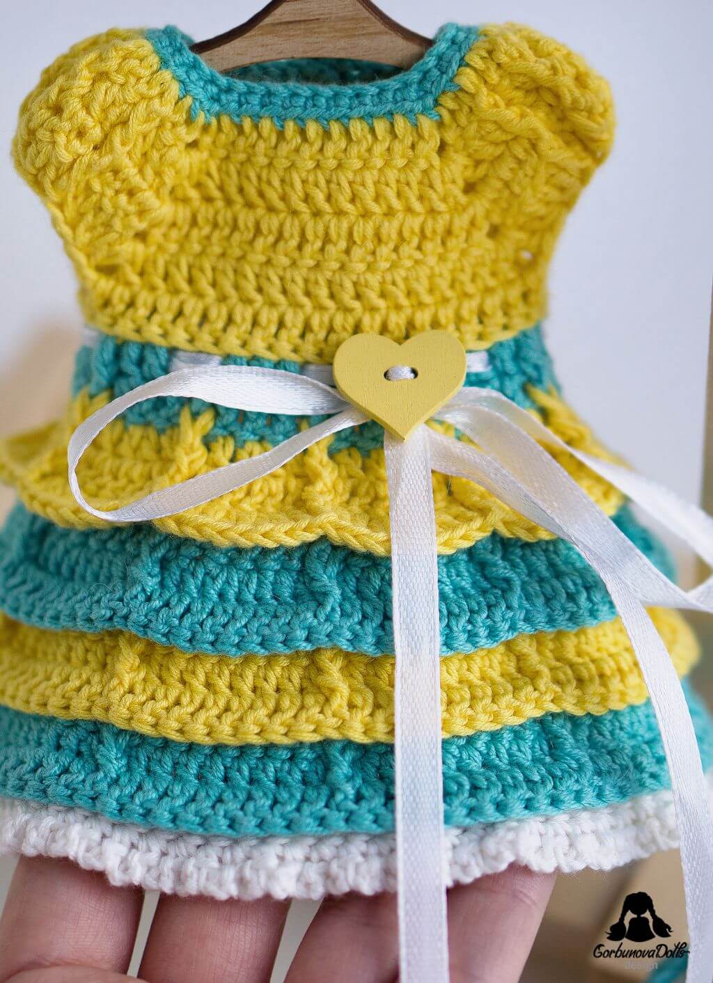 Crochet doll clothes pattern