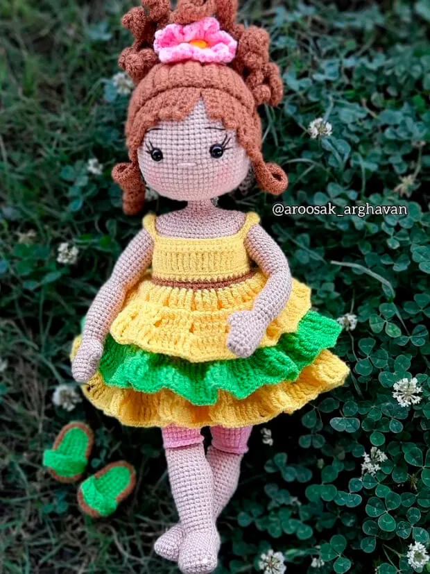 Crochet doll pattern: Emily the Doll