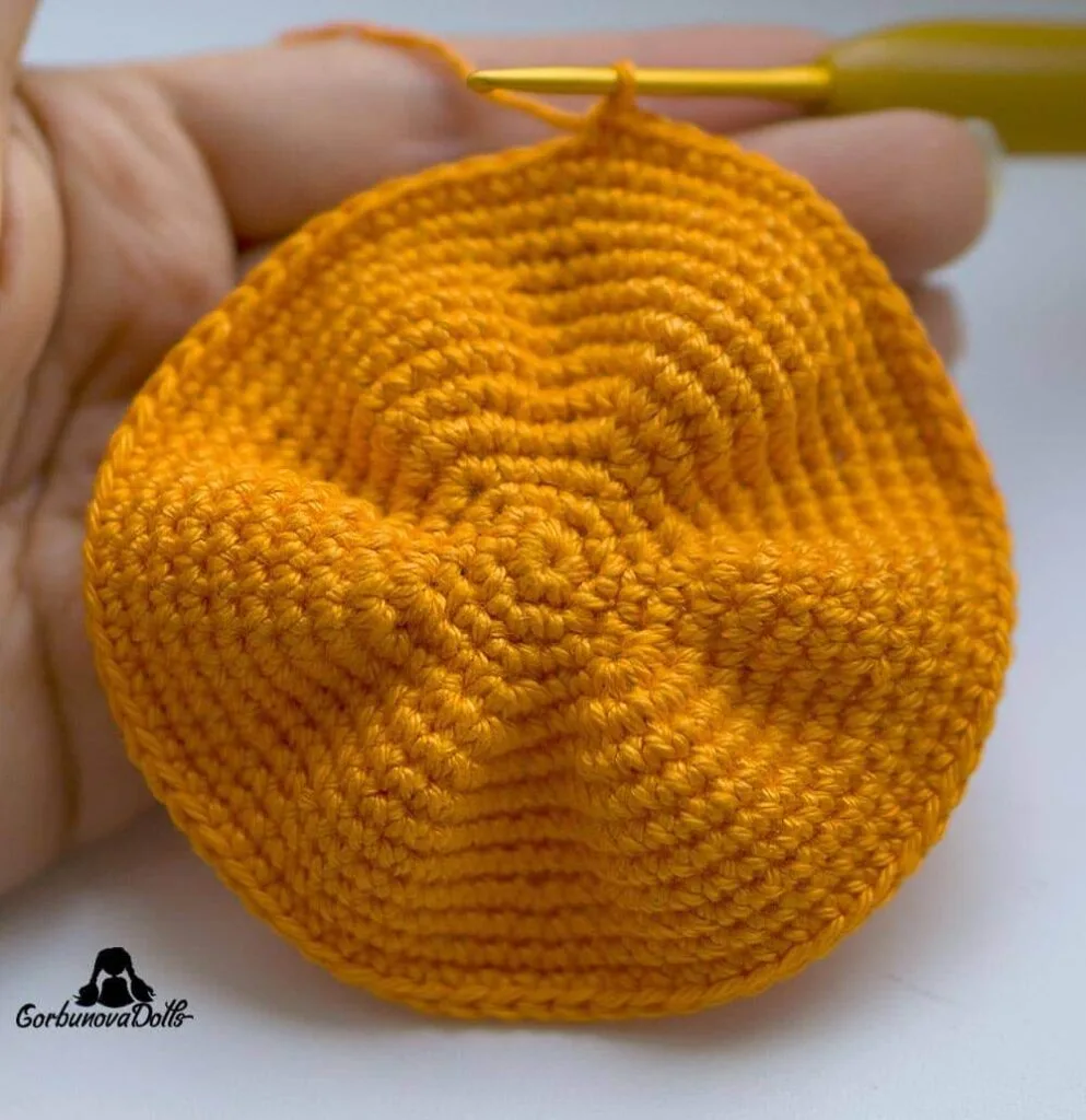 Crochet gnome pattern – starting the gnome’s body