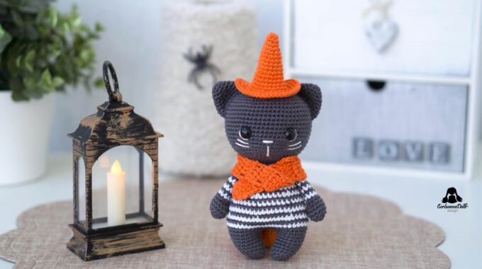 Amigurumi Crochet Cat Pattern for Halloween