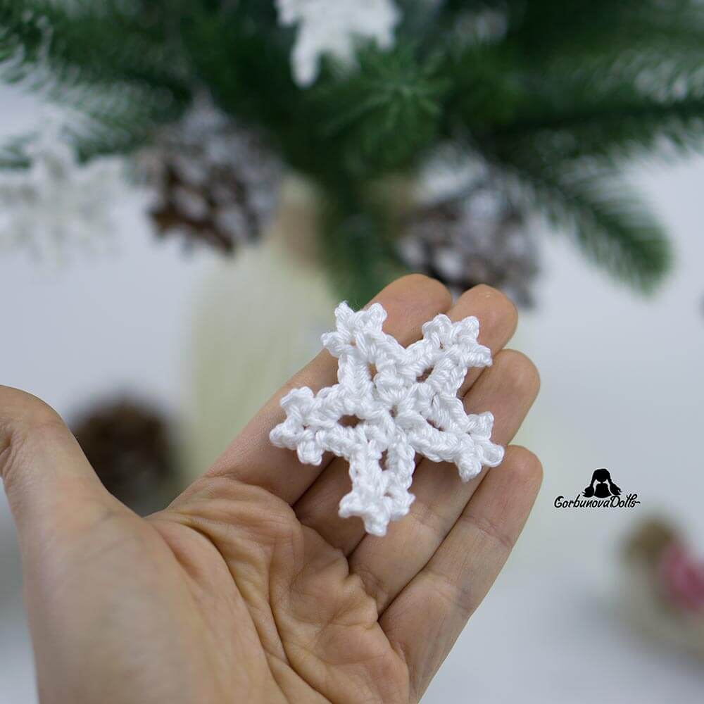Snowflake - free crochet pattern