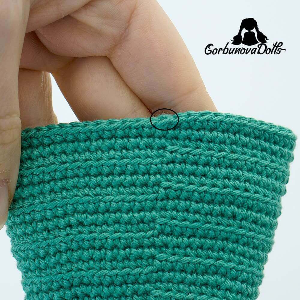 crochet Christmas tree pattern tutorial – finished invisible needle join