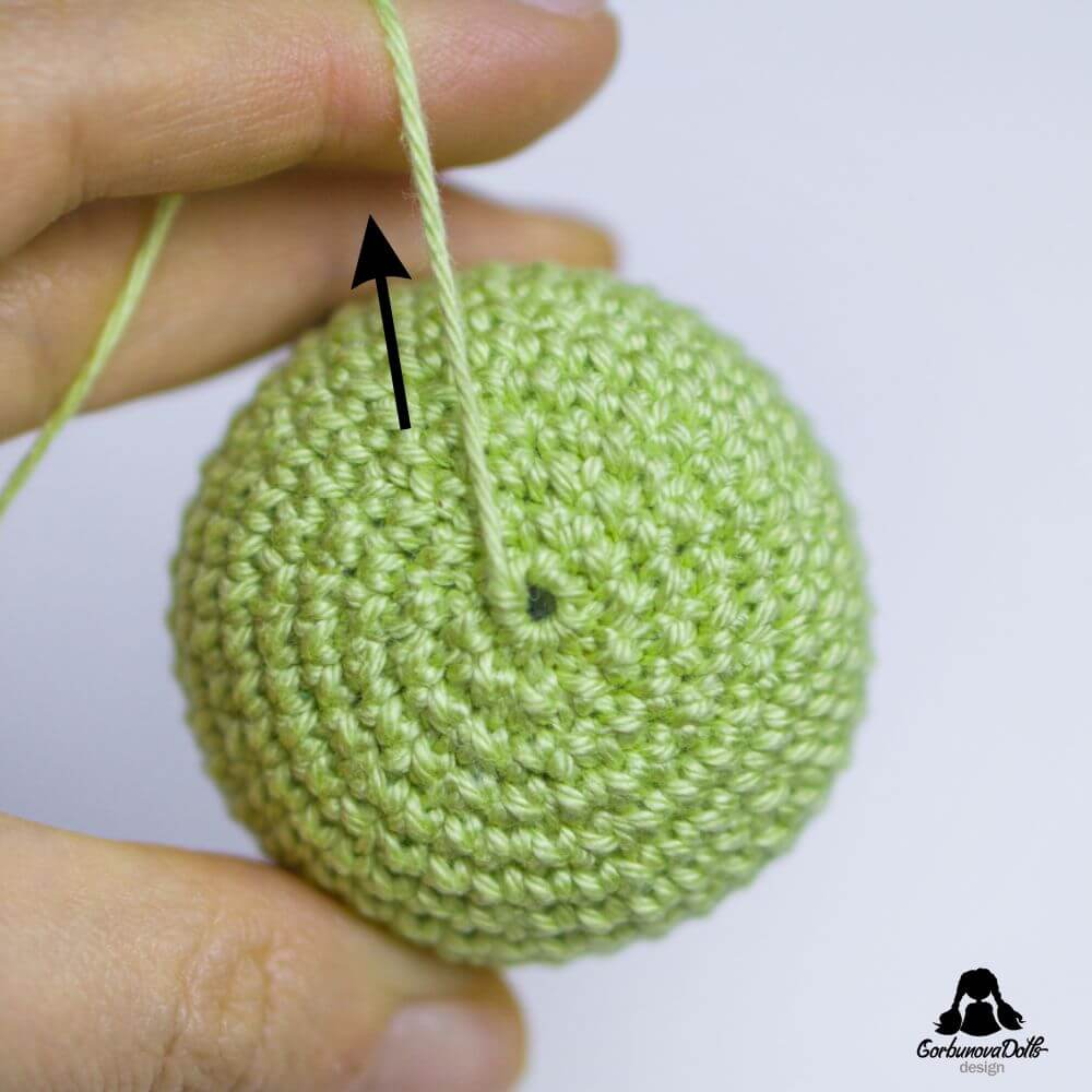 How to close a hole in Amigurumi