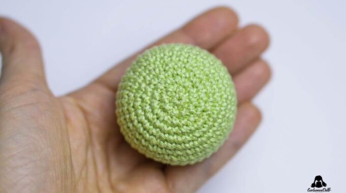 How to close a hole in Amigurumi