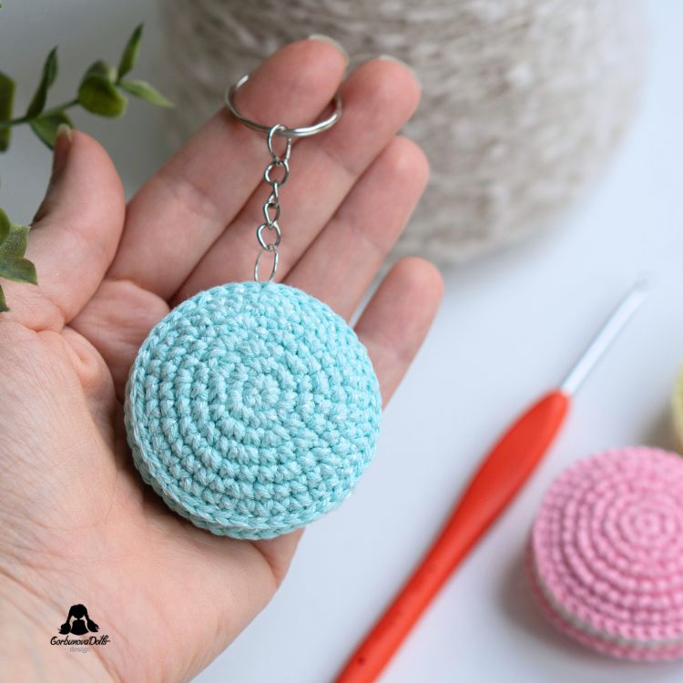 Free macaron crochet pattern