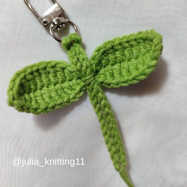crochet keychain pattern free - finished result with stem chain threaded through leaves