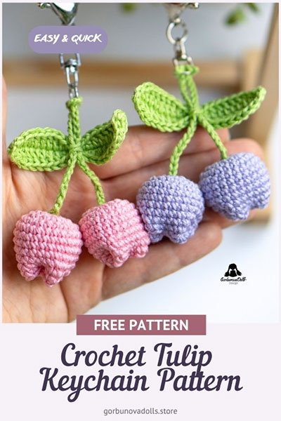 Crochet tulip keychain free pattern – finished amigurumi flower keychains with leaves and clasp