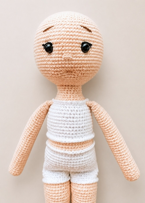 crochet base doll Arishka assembled before adding yarn hair
